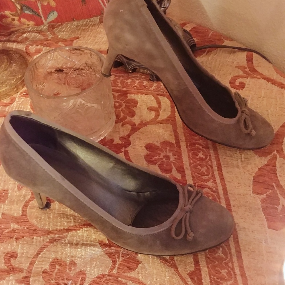 8M Vigoti Dove Gray Pumps